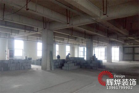 無錫辦公室裝修邁健生物加氣塊施工中