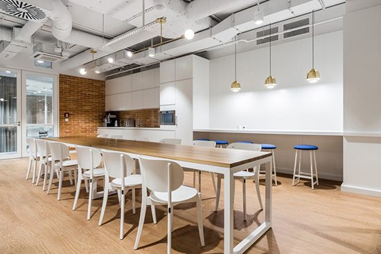 淺色調無錫辦公室裝修，讓你涼爽一夏